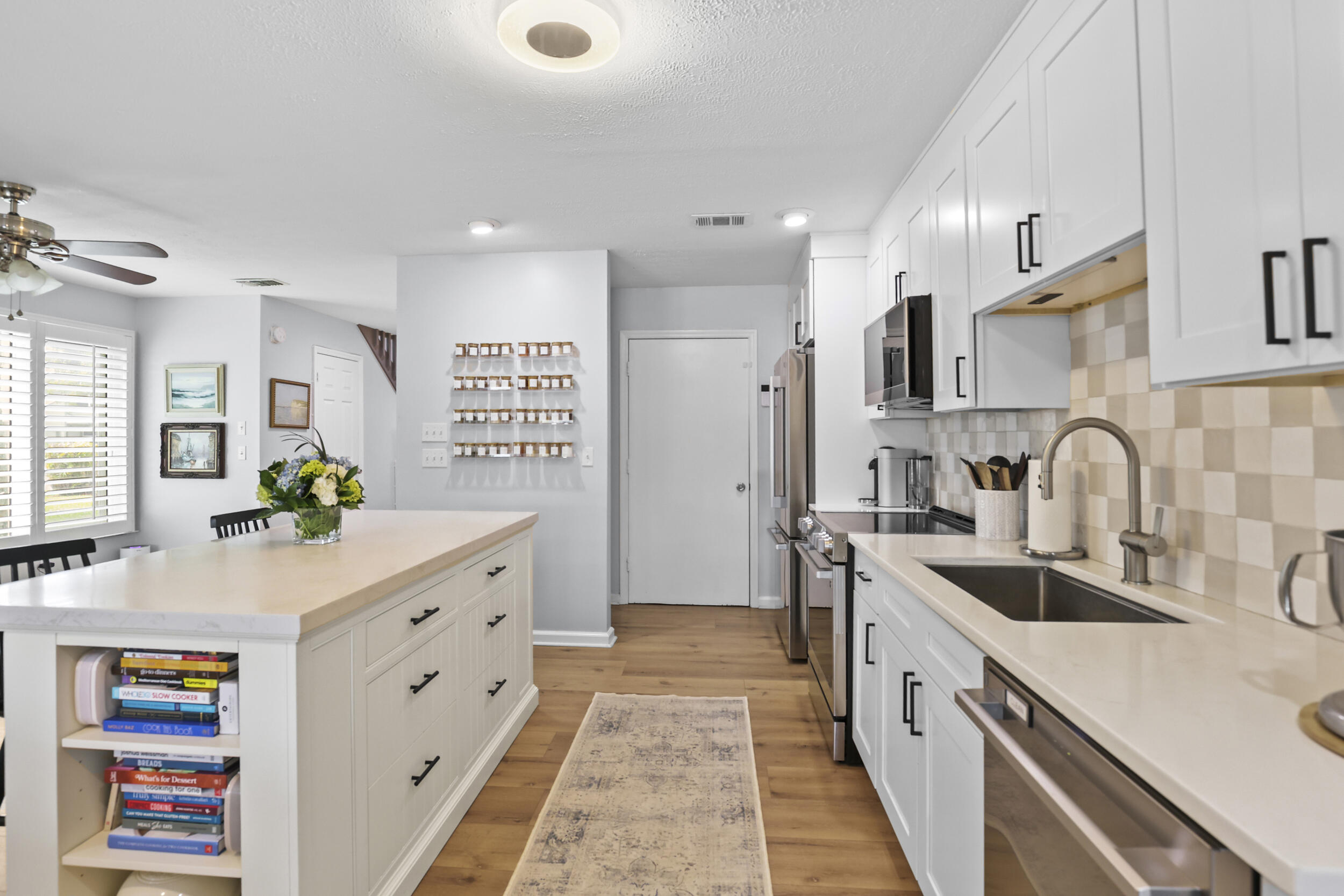 HOLLY CREEK - Residential