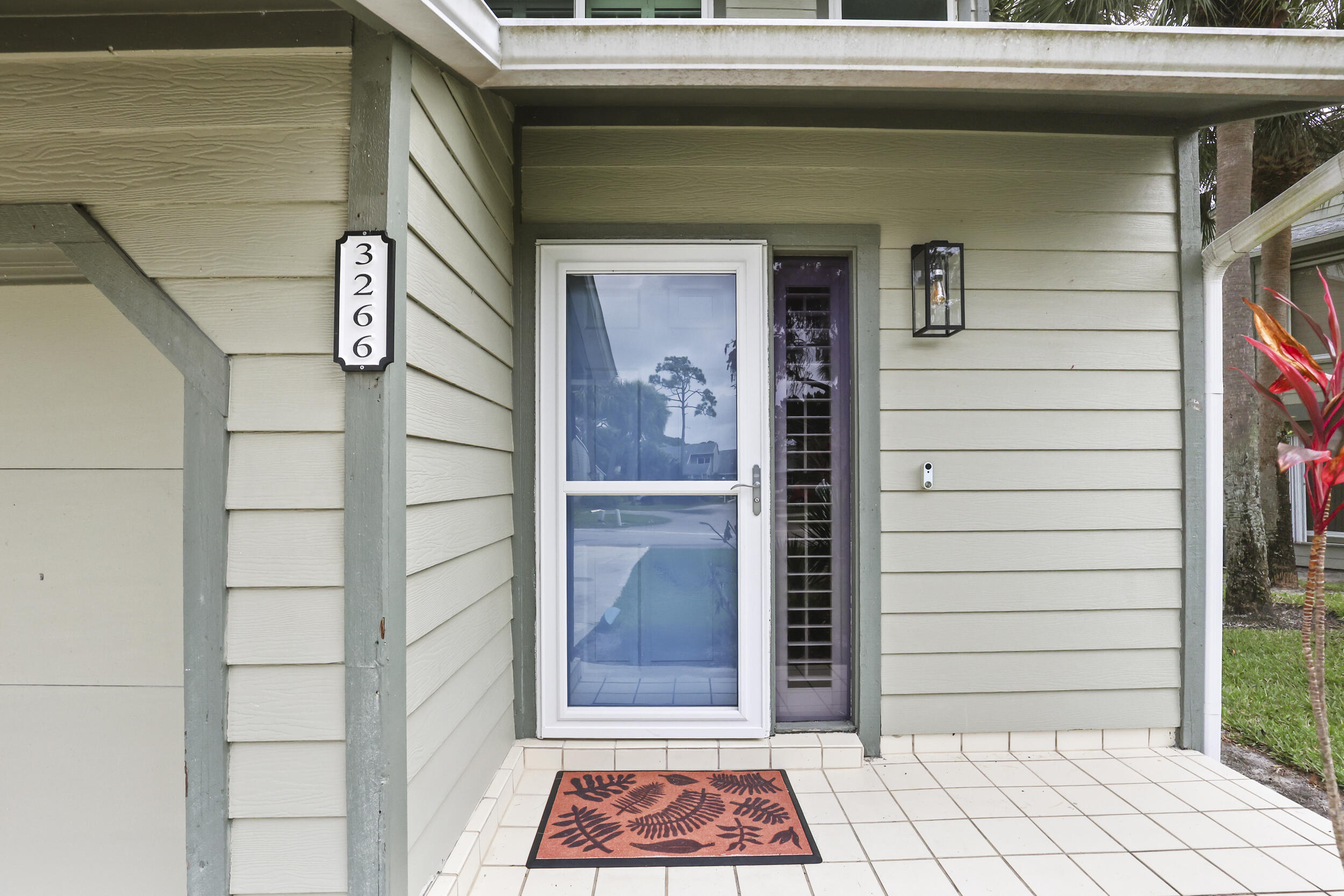 3266 NE Holly Creek Drive