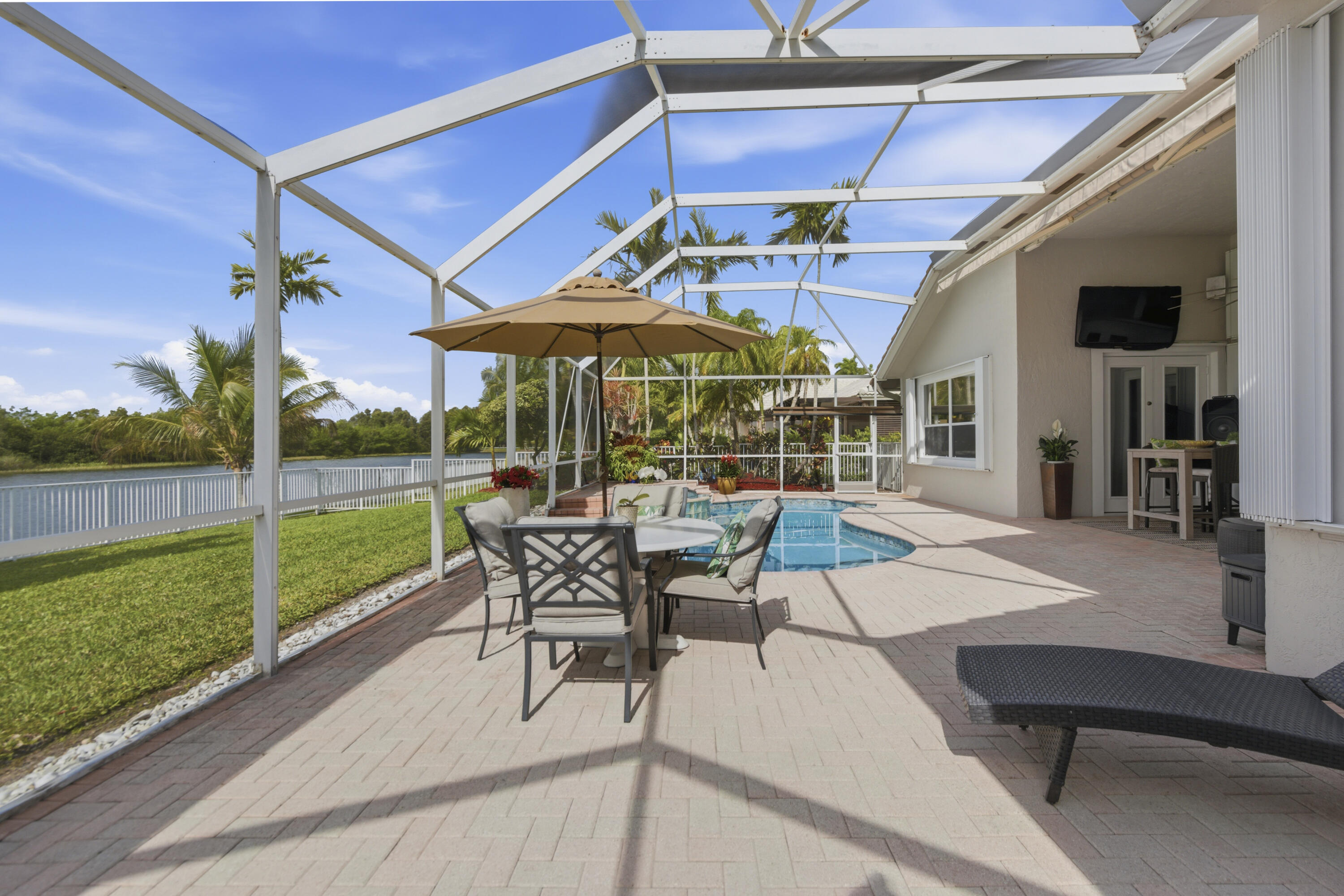 ESTATES OF STIRLING LAKE - Residential