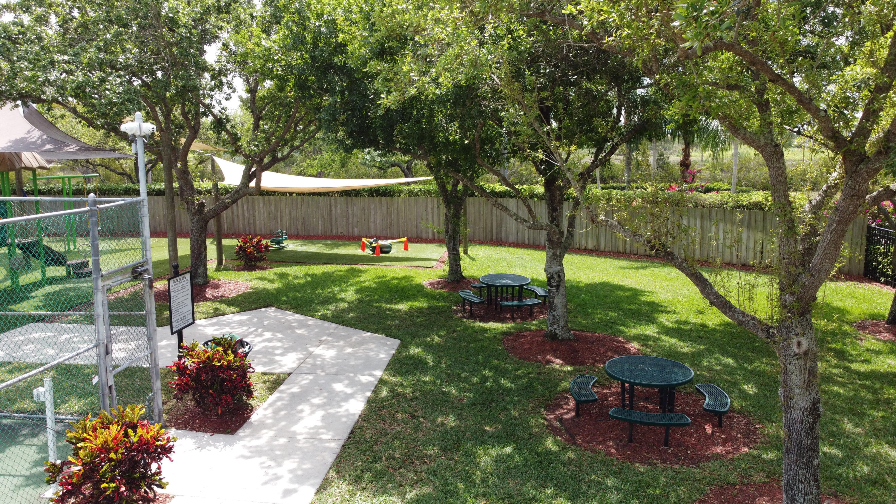 ESTATES OF STIRLING LAKE - Residential