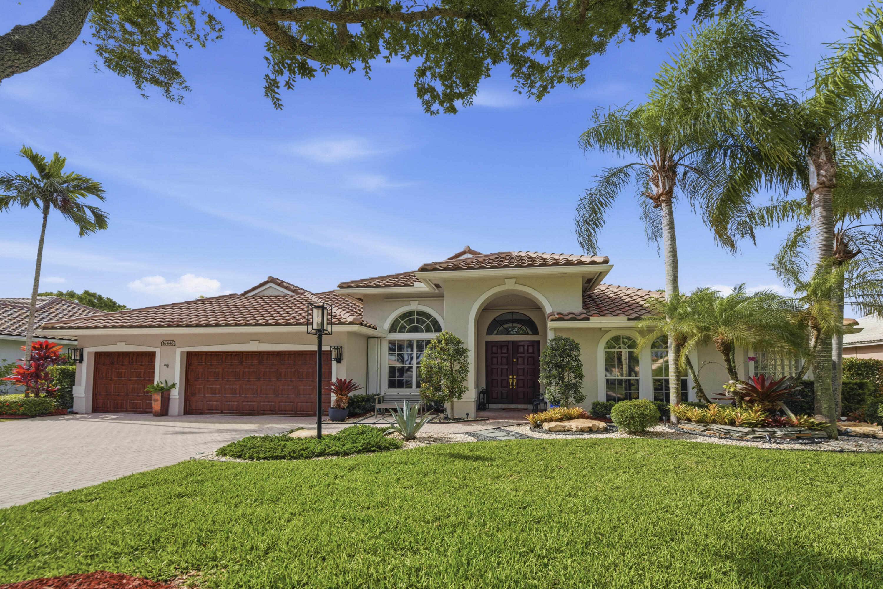 ESTATES OF STIRLING LAKE - Residential