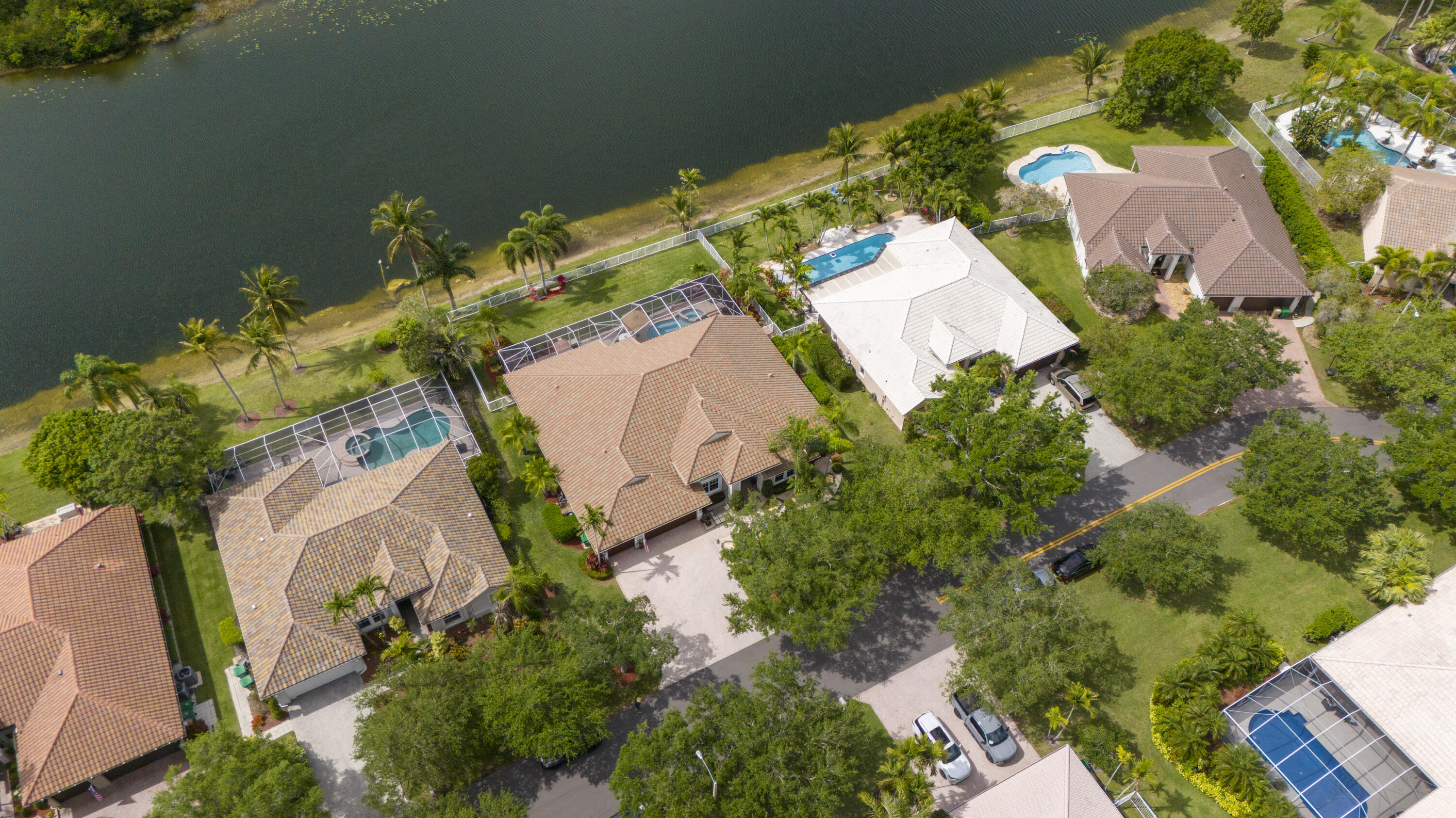 ESTATES OF STIRLING LAKE - Residential