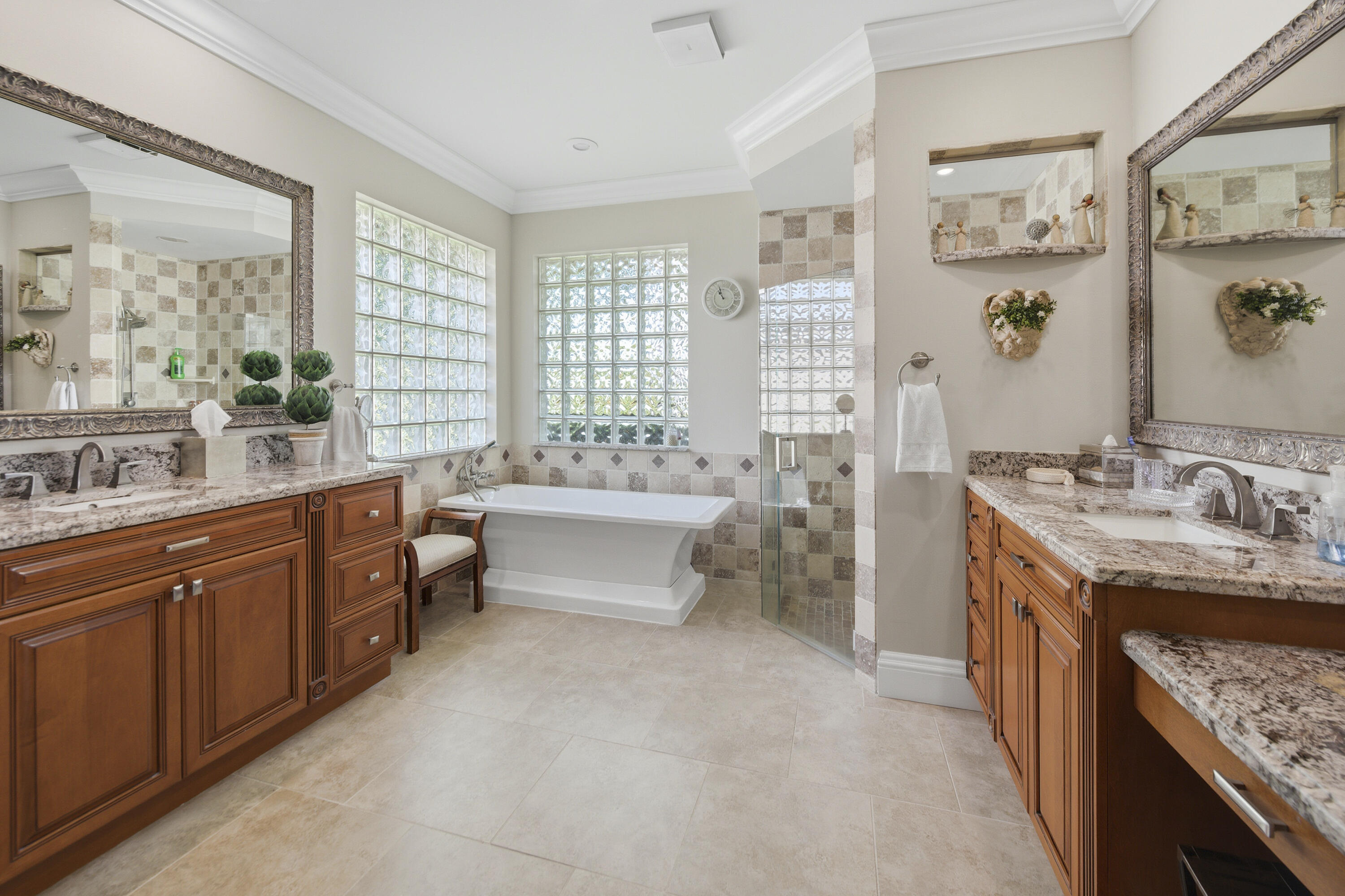 ESTATES OF STIRLING LAKE - Residential