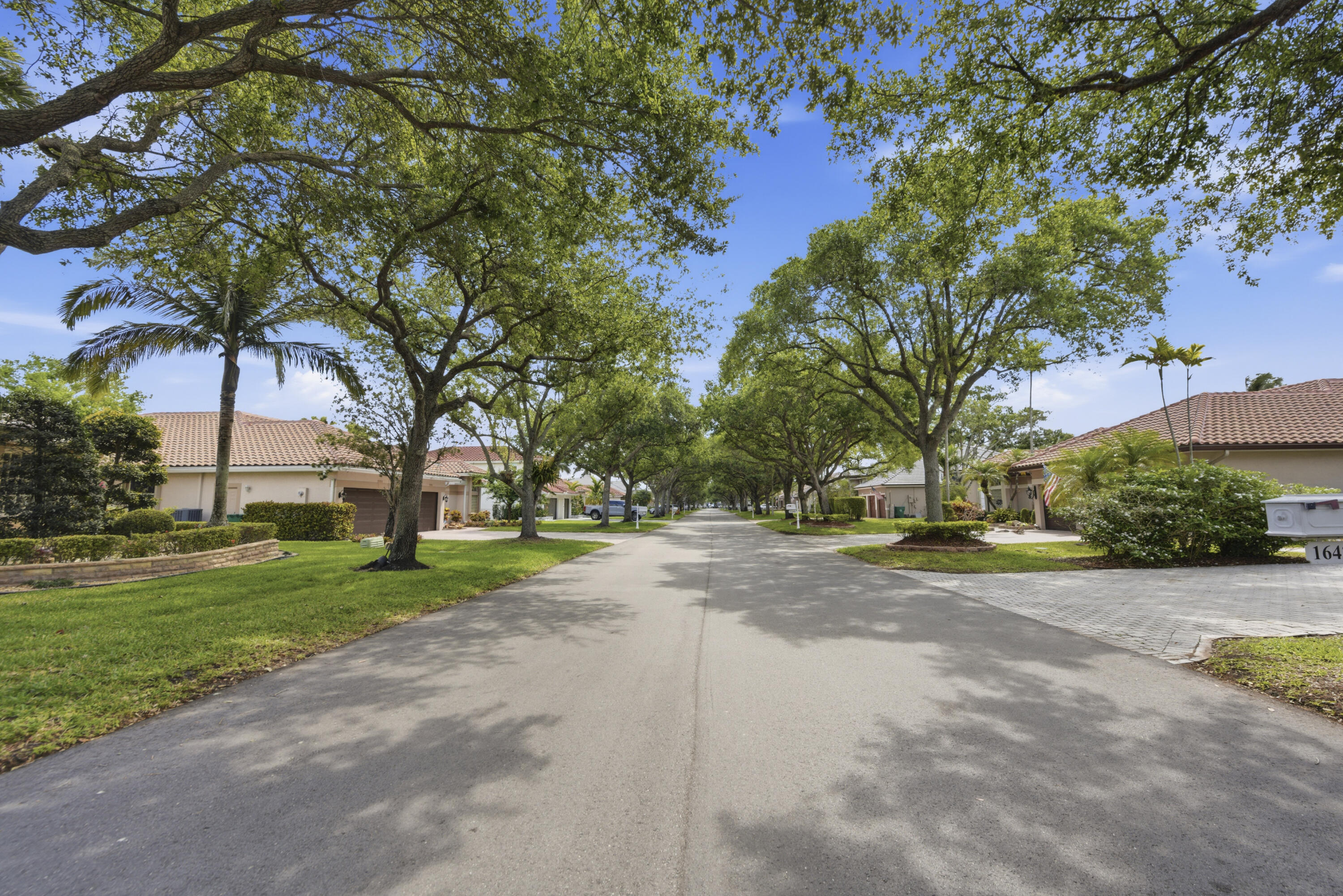 ESTATES OF STIRLING LAKE - Residential