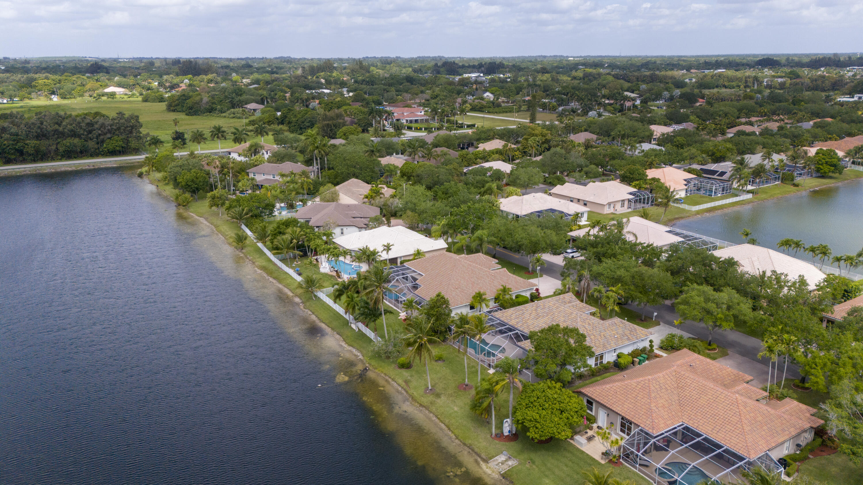ESTATES OF STIRLING LAKE - Residential