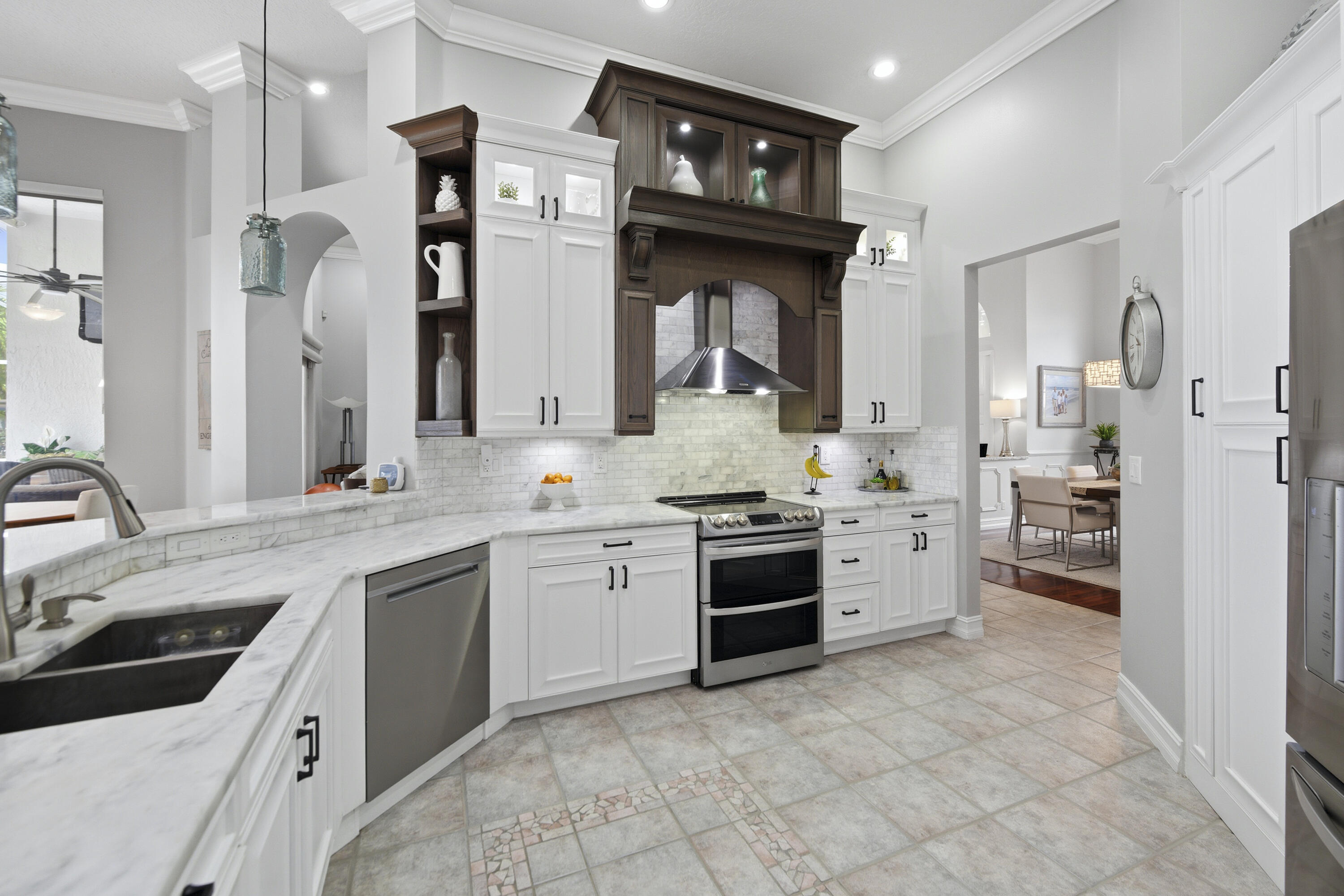 ESTATES OF STIRLING LAKE - Residential