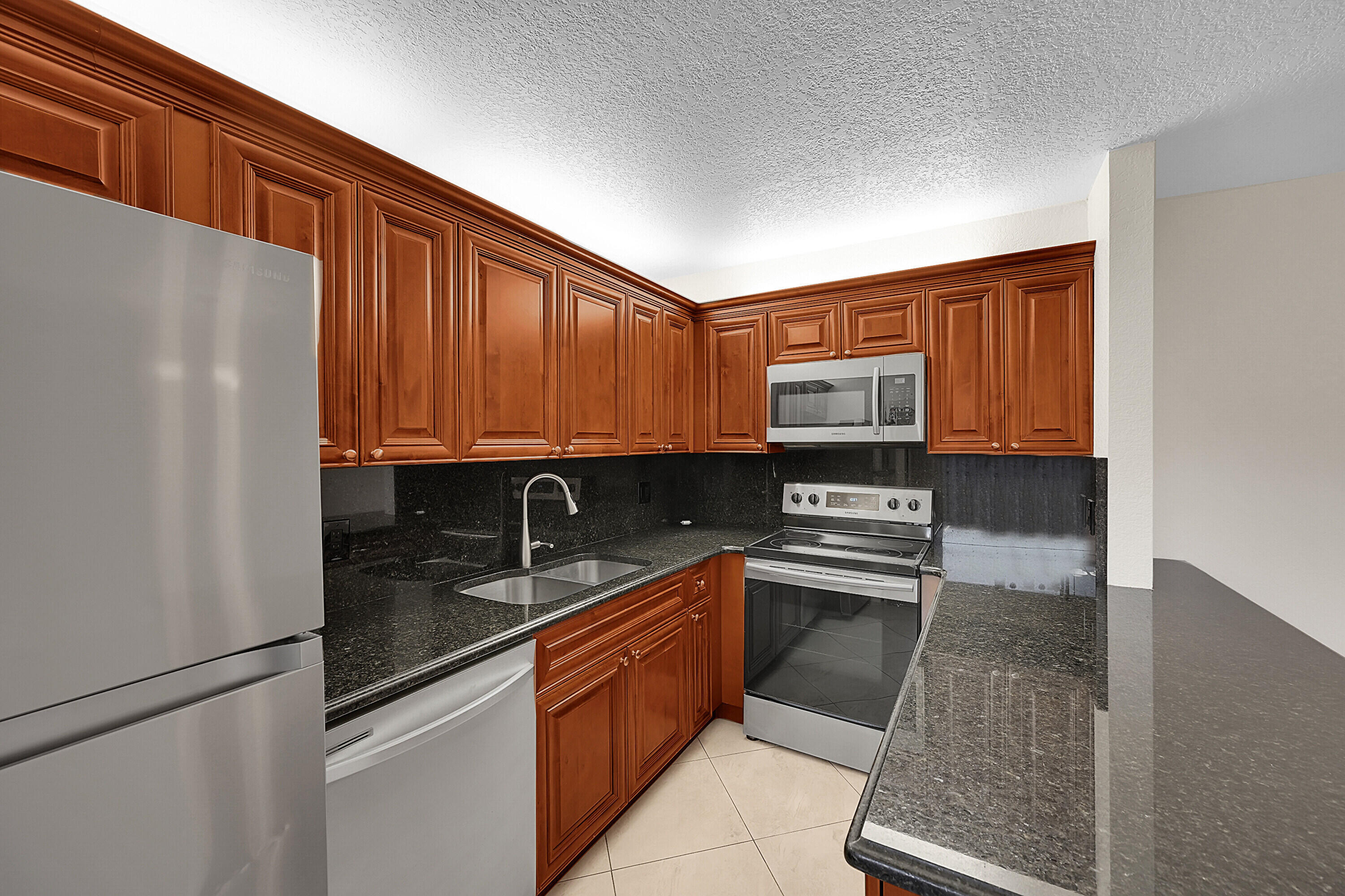 LAKEWOOD - Residential