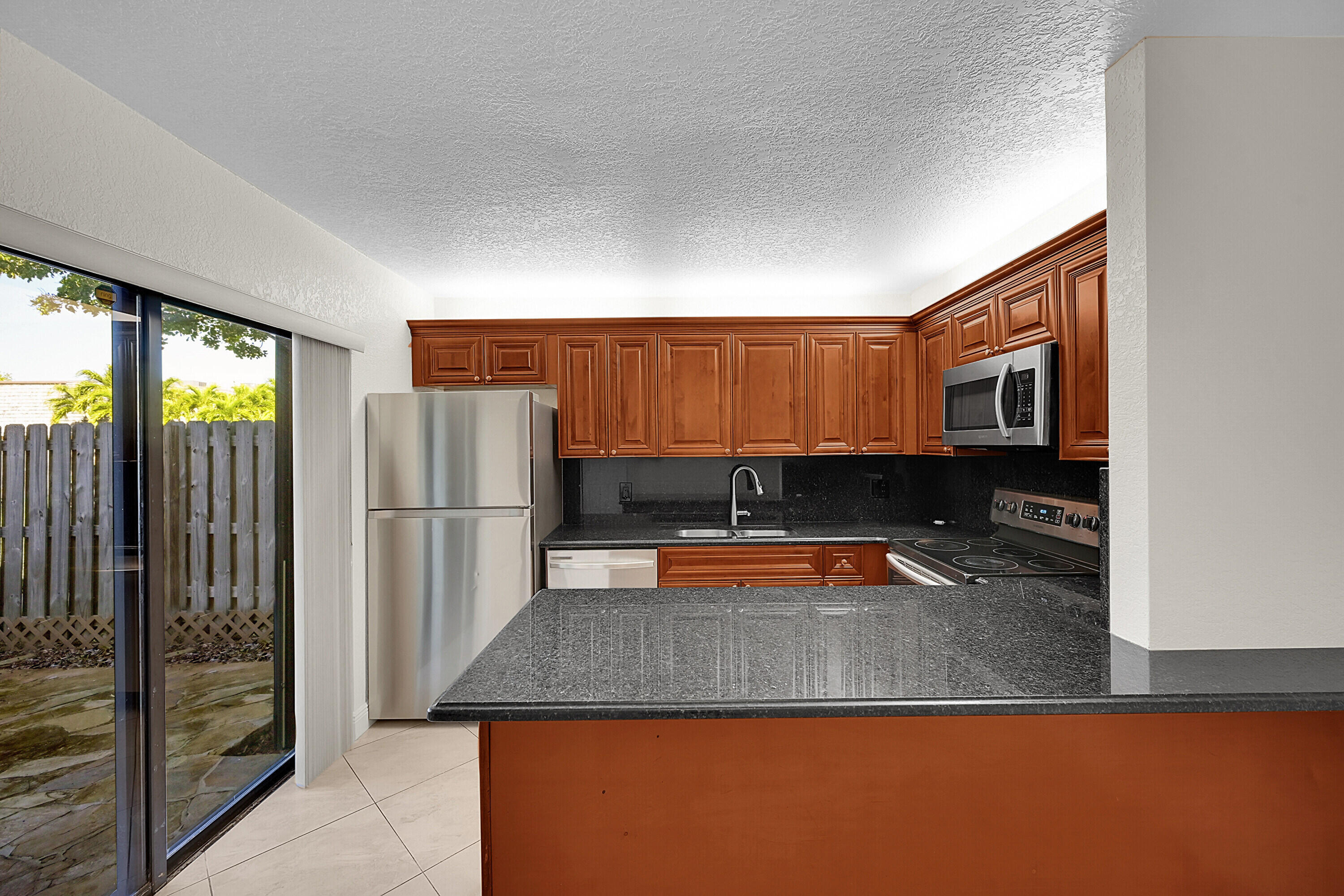 LAKEWOOD - Residential