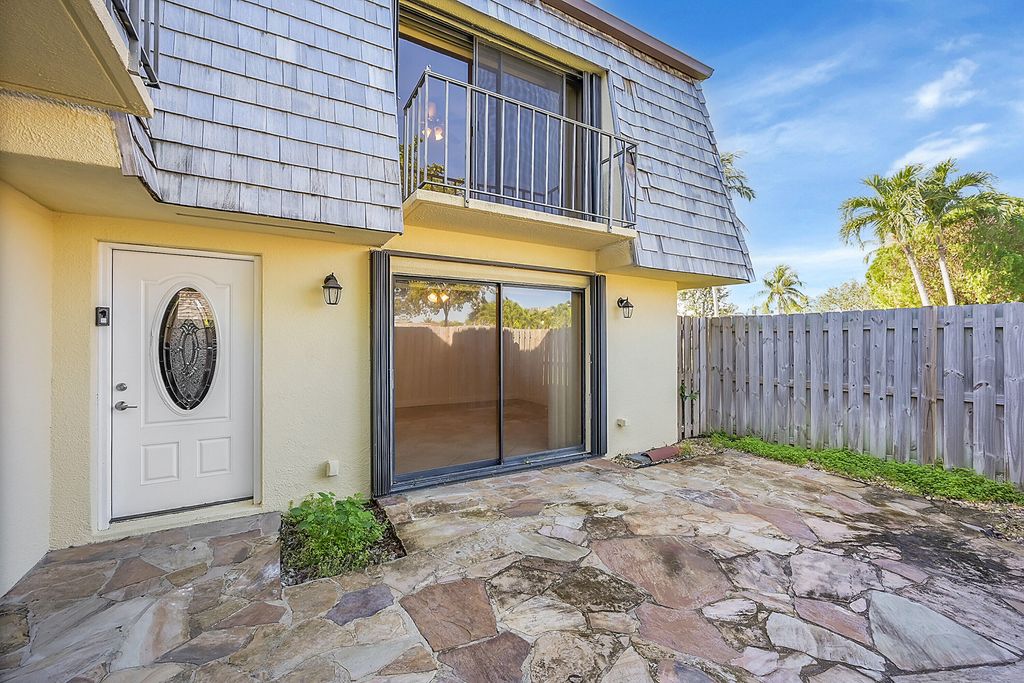 Photo of 128 Lake Arbor Drive, Palm Springs, FL 33461 (MLS # B26017625)