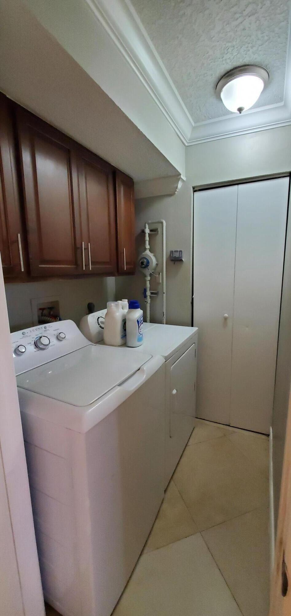 EDGEWATER CONDO - Residential Lease