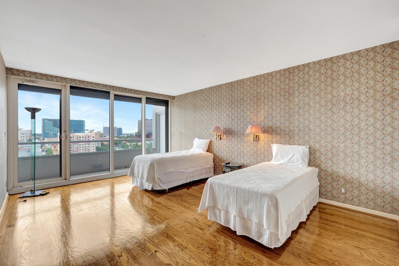 The Plaza of the Palm Bea - Residential