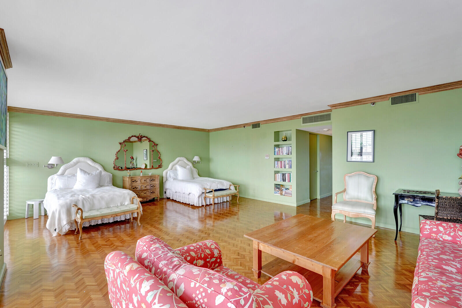 The Plaza of the Palm Beaches - Residential