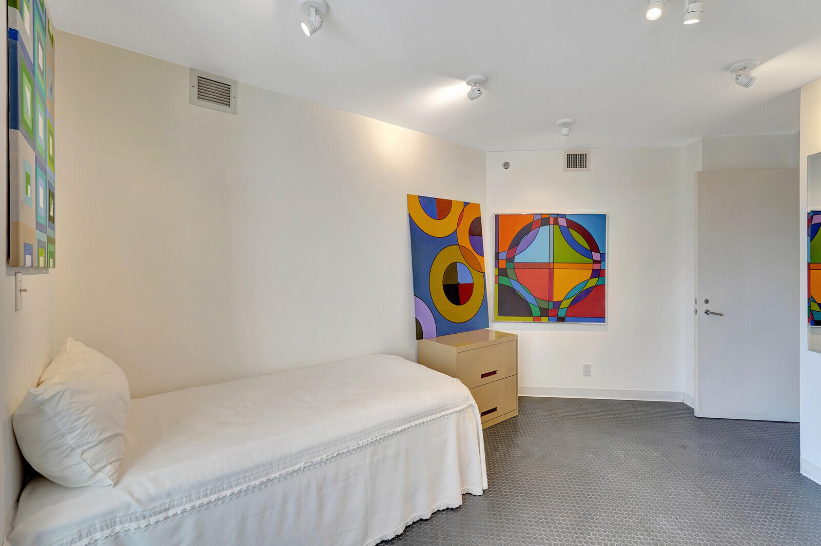 The Plaza of the Palm Beaches - Residential