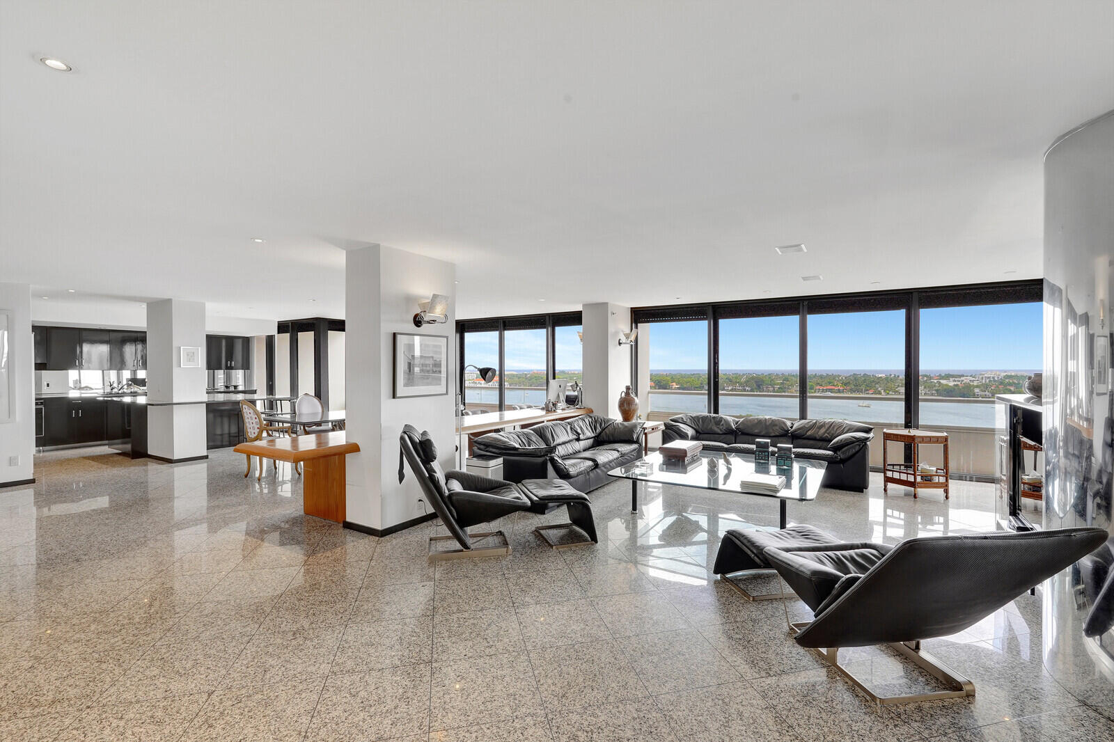 The Plaza of the Palm Beaches - Residential