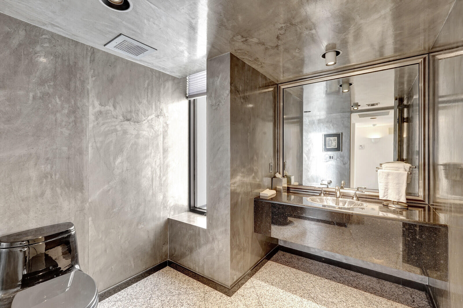 The Plaza of the Palm Beaches - Residential