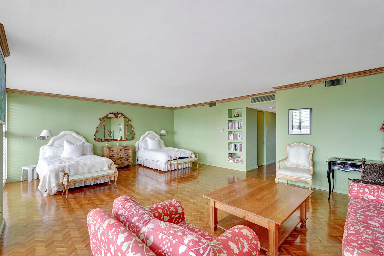 The Plaza of the Palm Bea - Residential