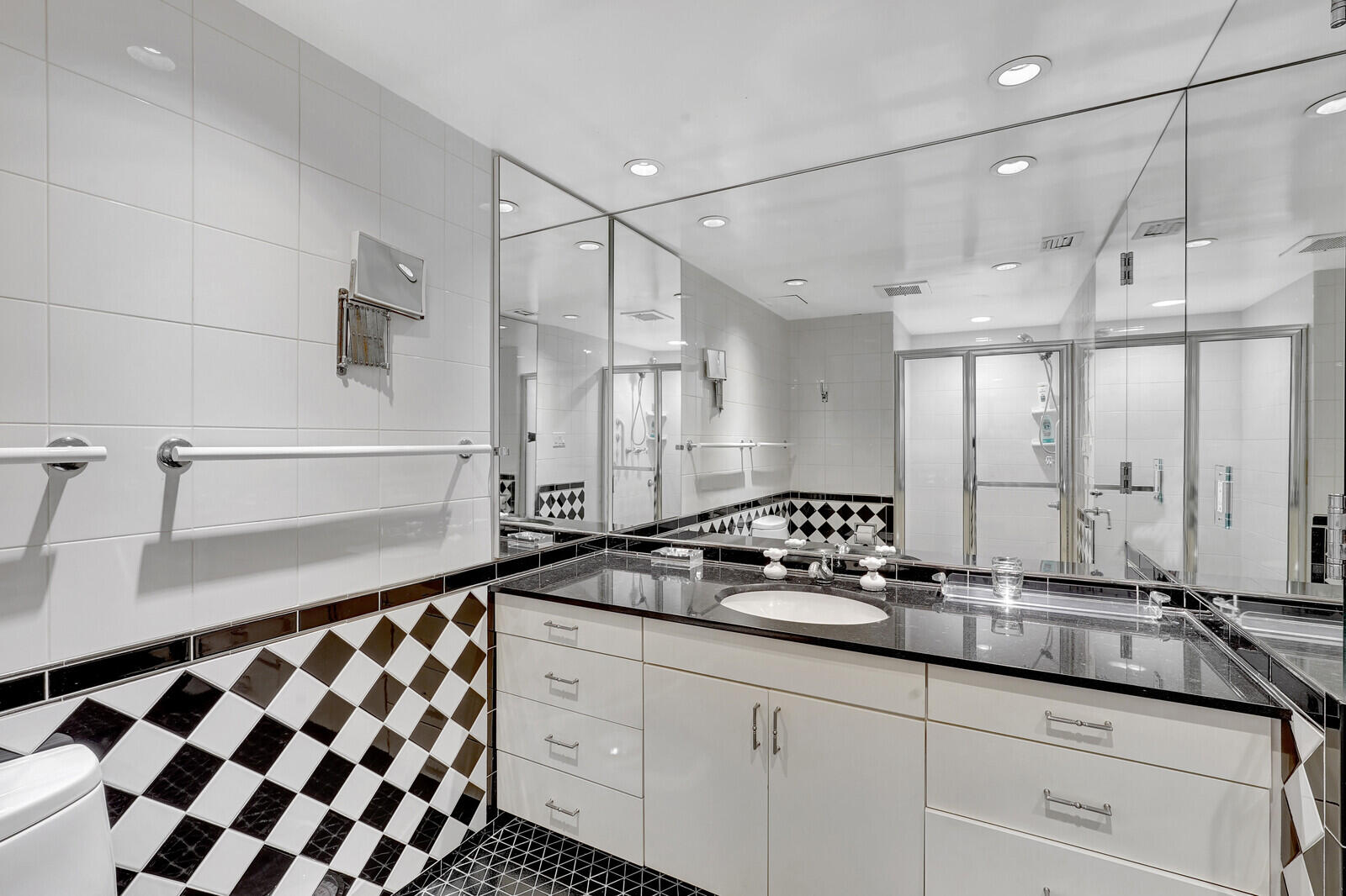 The Plaza of the Palm Beaches - Residential