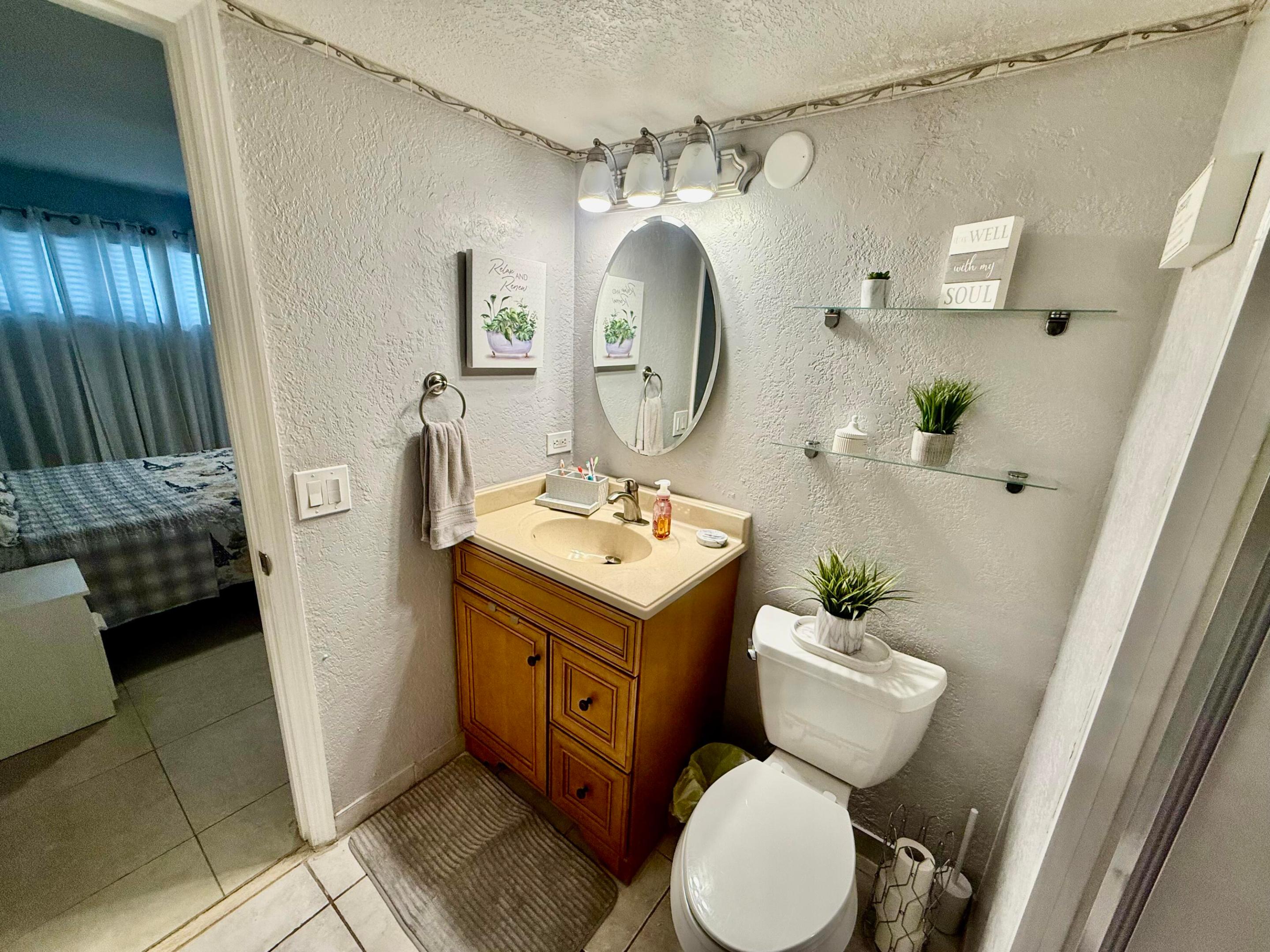 HOLLYBROOK GOLF AND - Residential