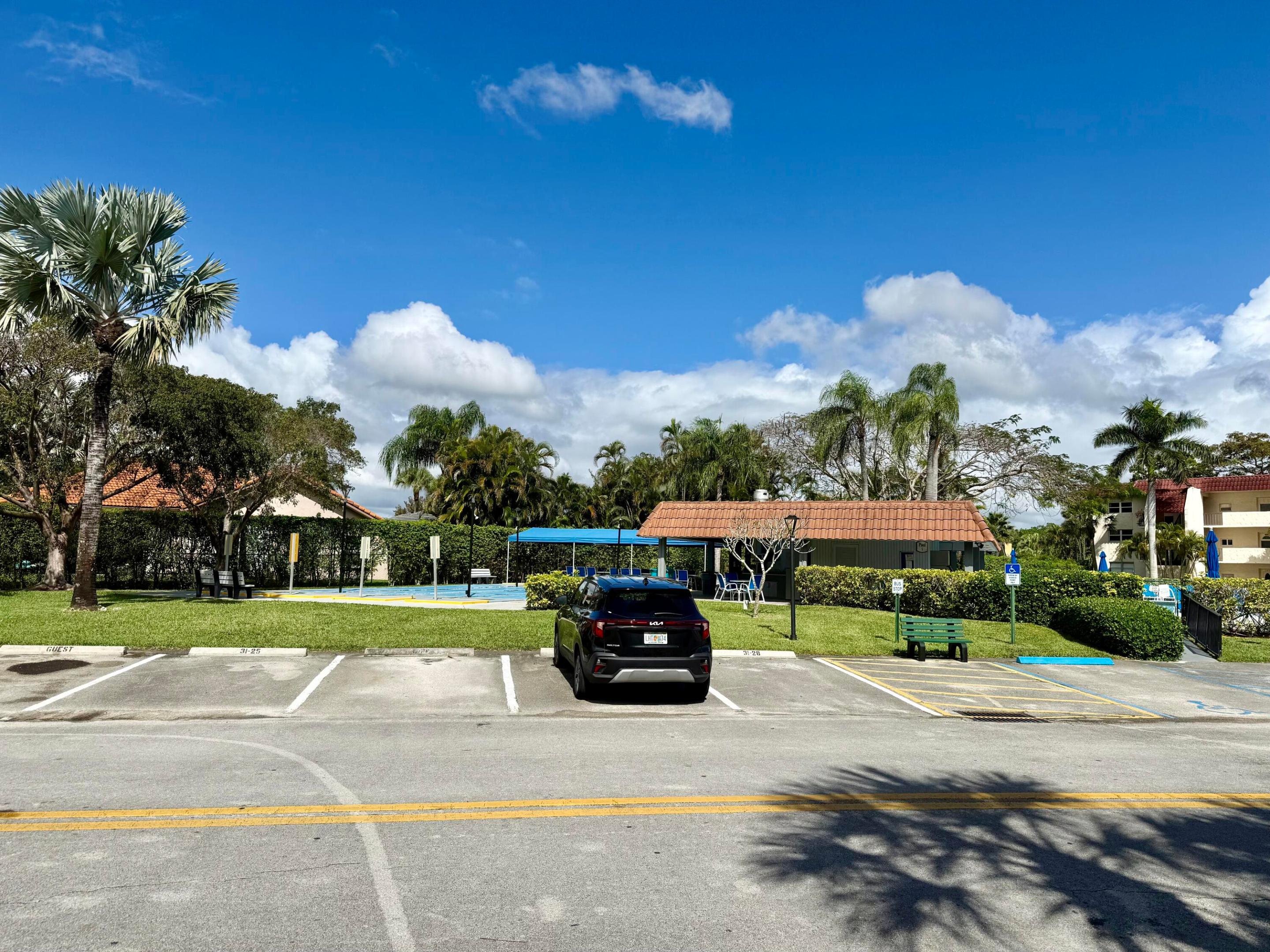 HOLLYBROOK GOLF AND - Residential