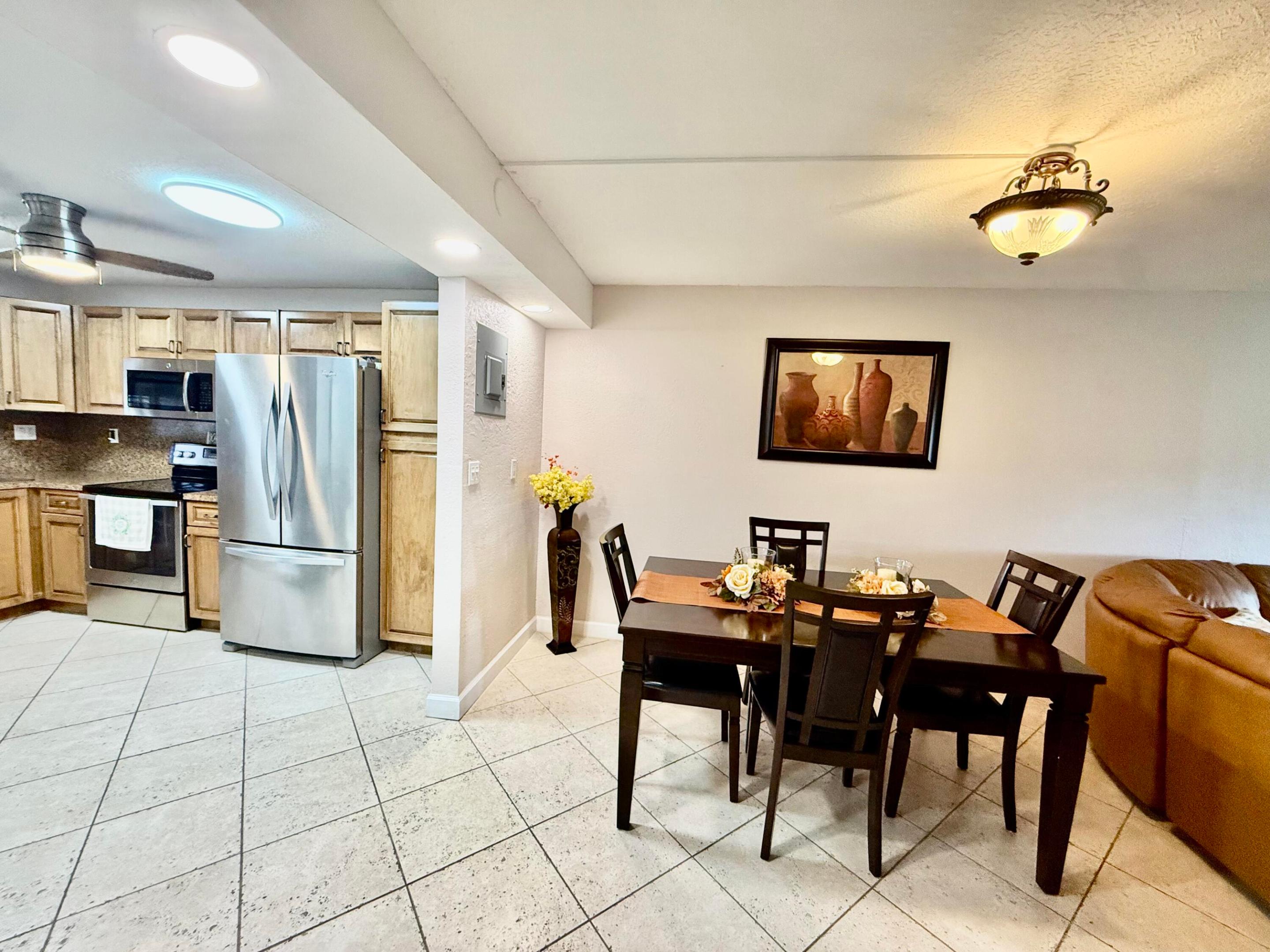 HOLLYBROOK GOLF AND - Residential