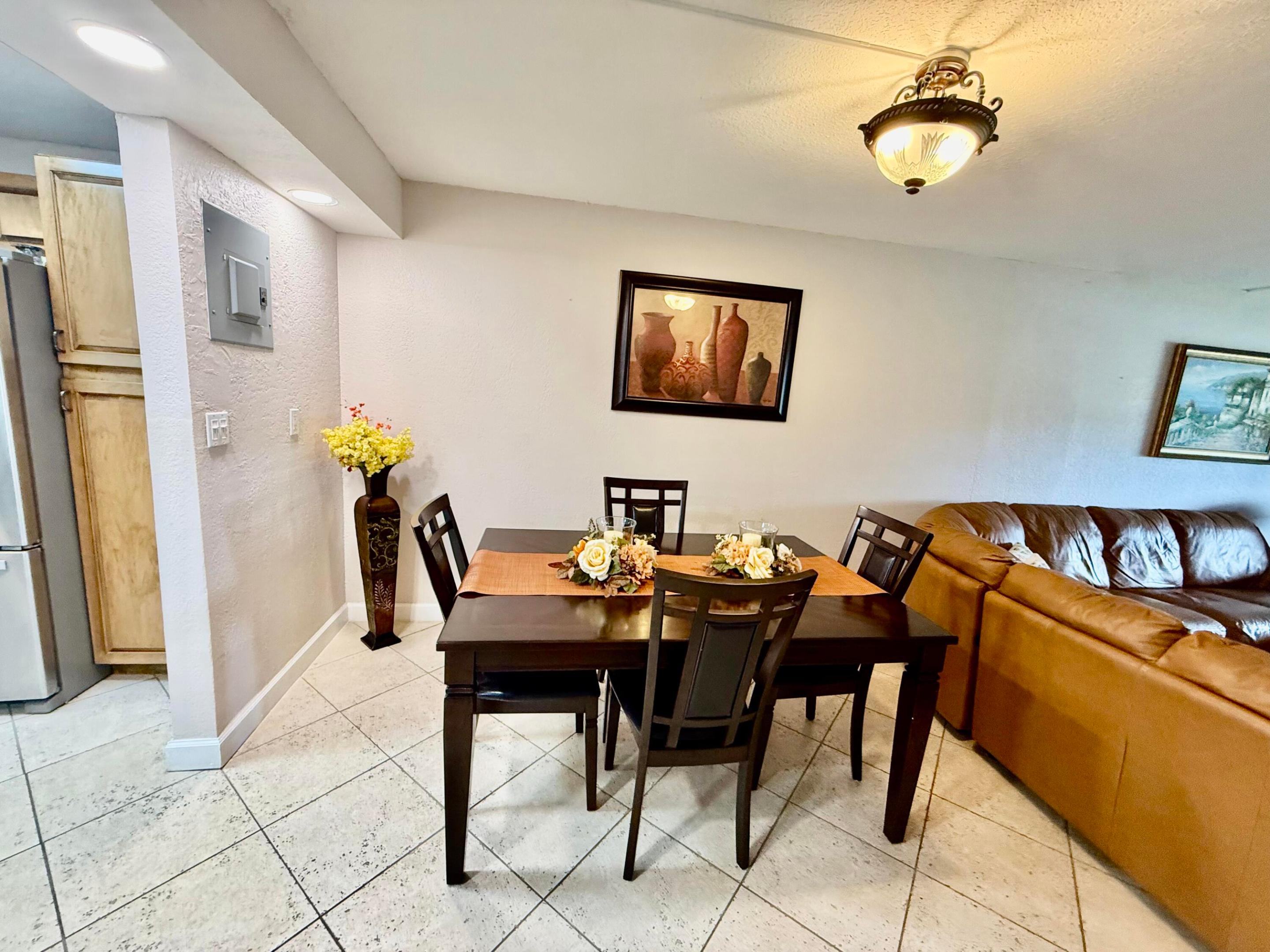 HOLLYBROOK GOLF AND - Residential