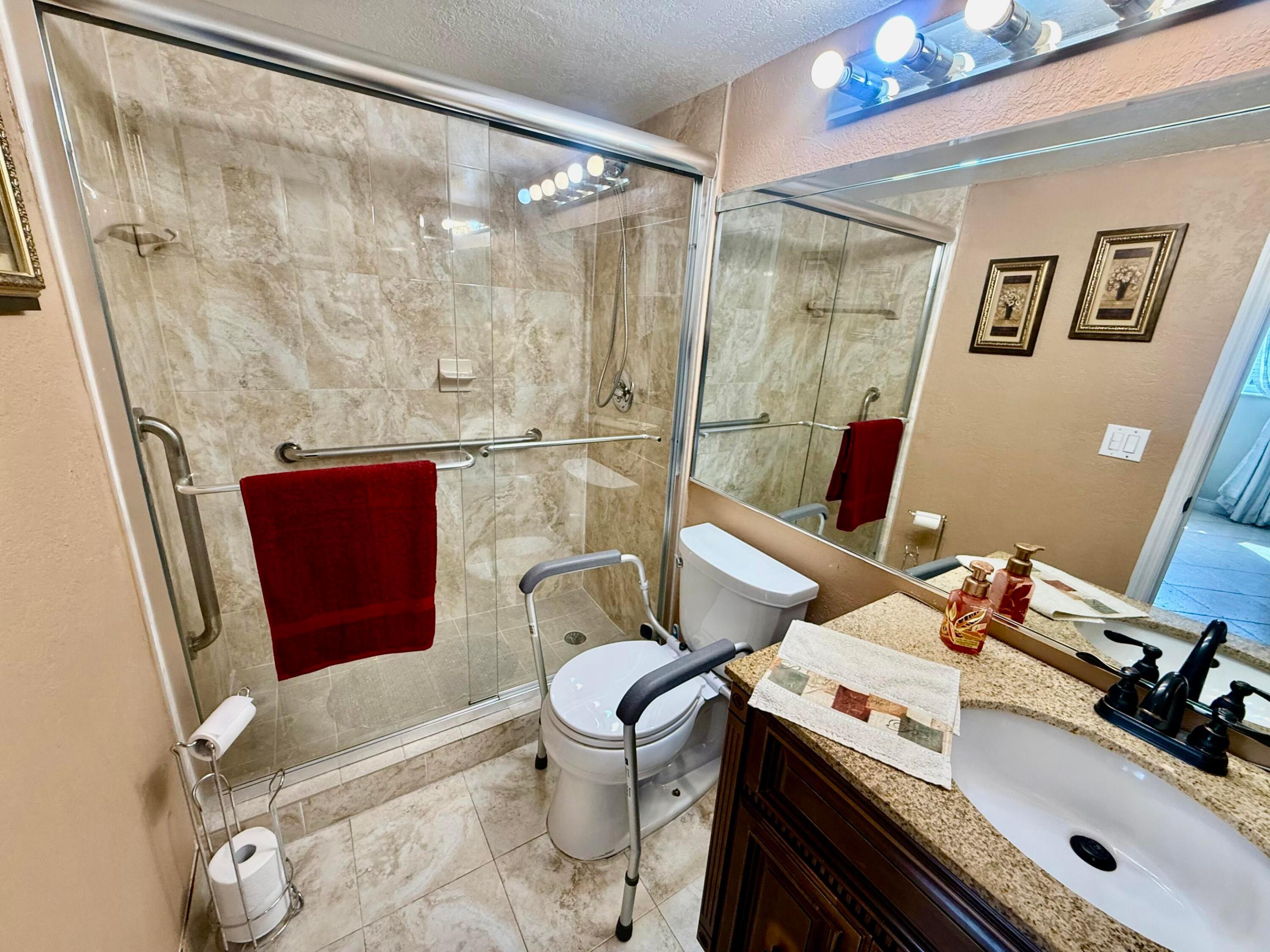 HOLLYBROOK GOLF AND - Residential