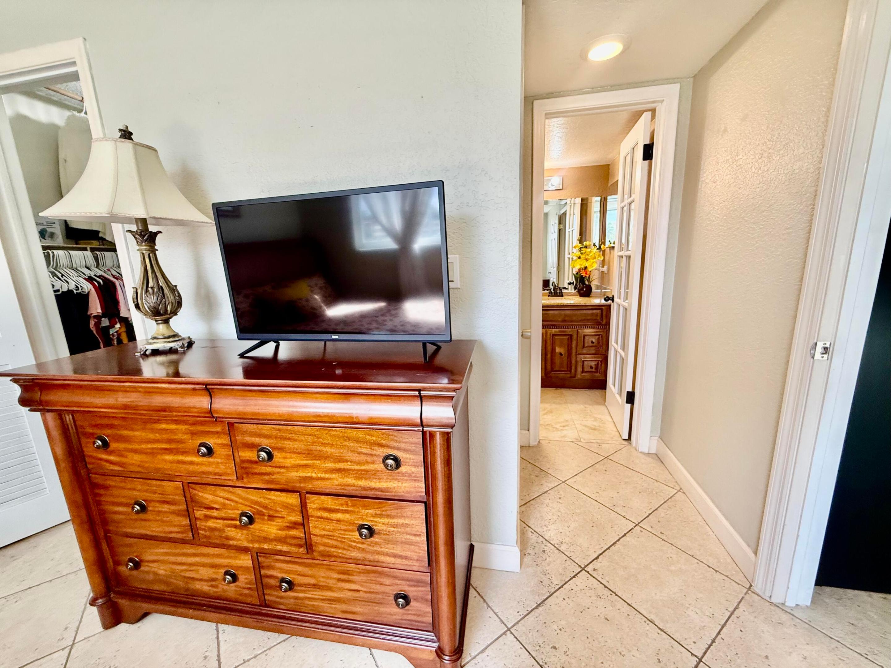 HOLLYBROOK GOLF AND - Residential