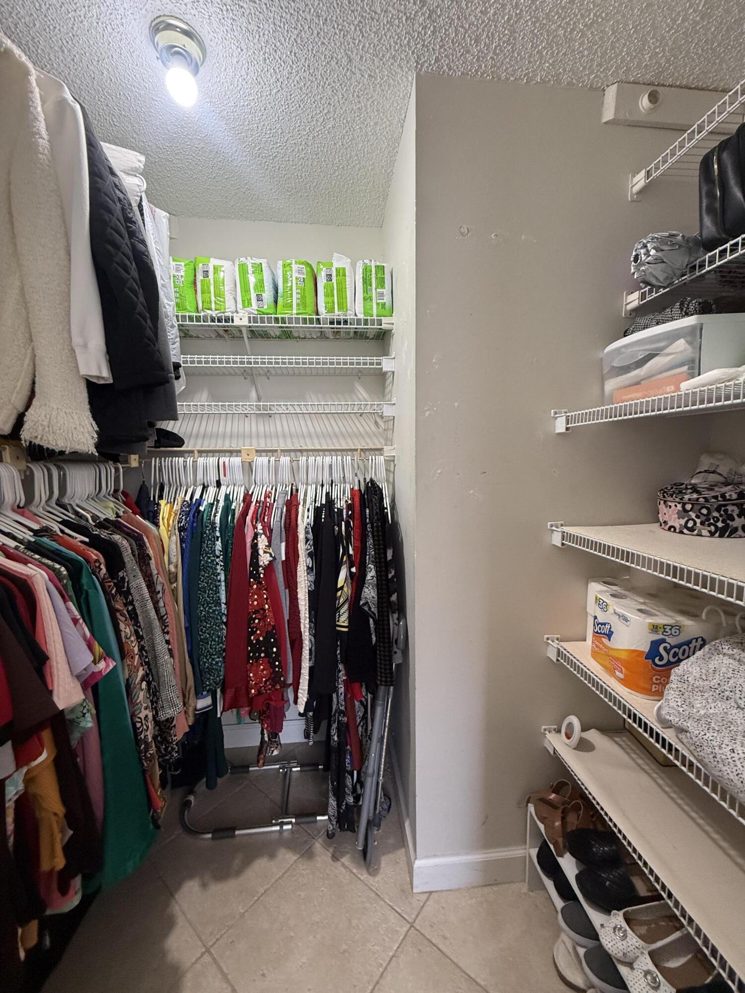 HOLLYBROOK GOLF AND - Residential