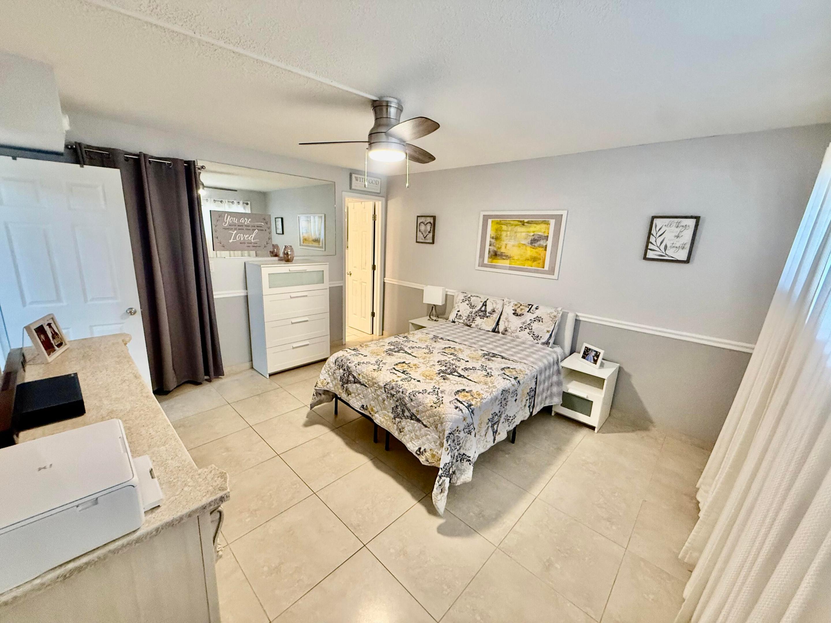 HOLLYBROOK GOLF AND - Residential