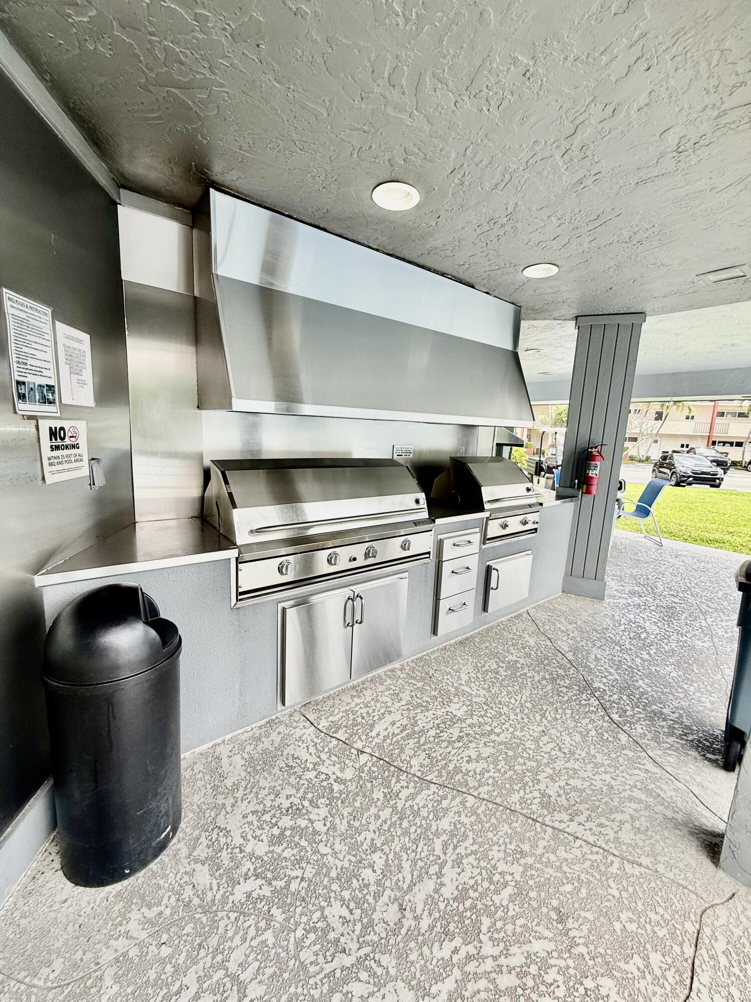 HOLLYBROOK GOLF AND - Residential