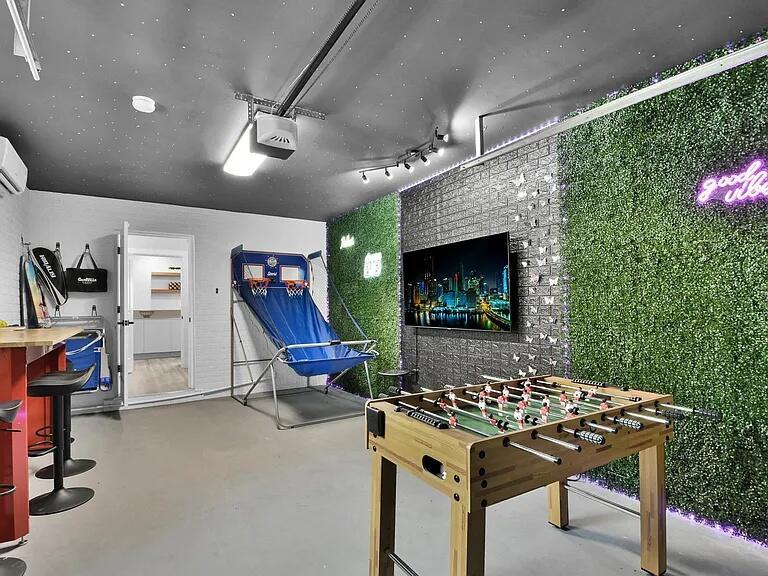 TROPIC PALMS 1 - Residential