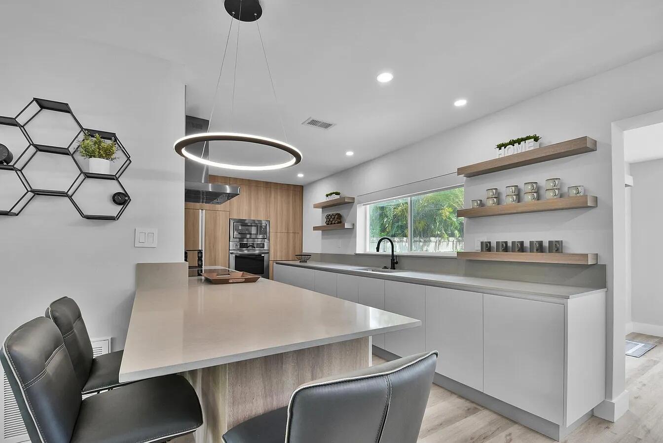 TROPIC PALMS 1 - Residential