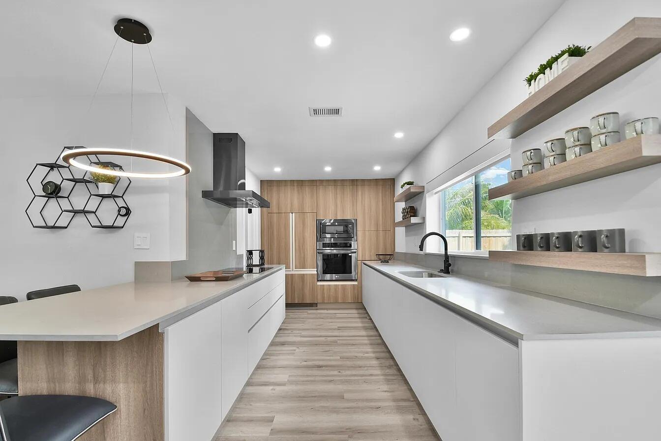 TROPIC PALMS 1 - Residential