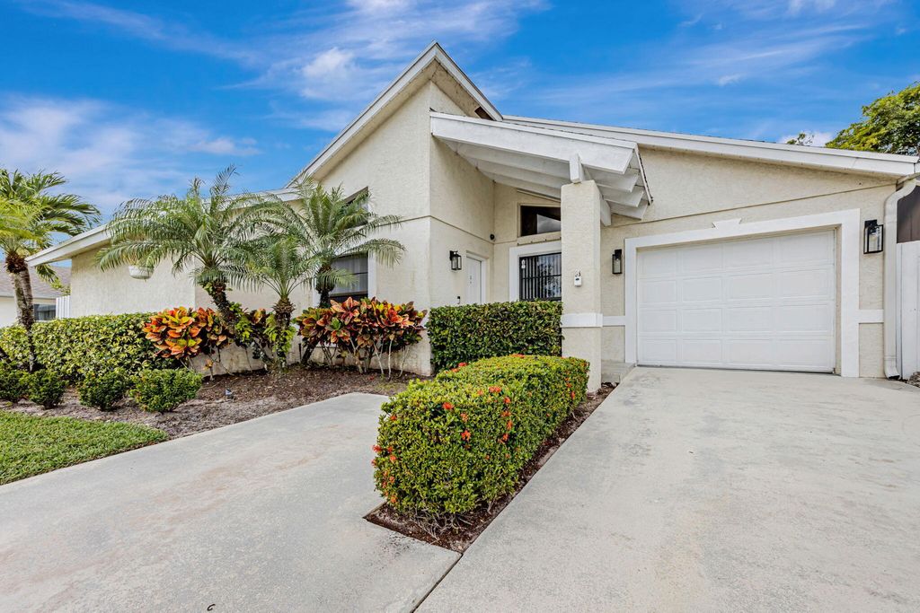 Photo of 21356 Summertrace Circle, Boca Raton, FL 33428 (MLS # B26010364)