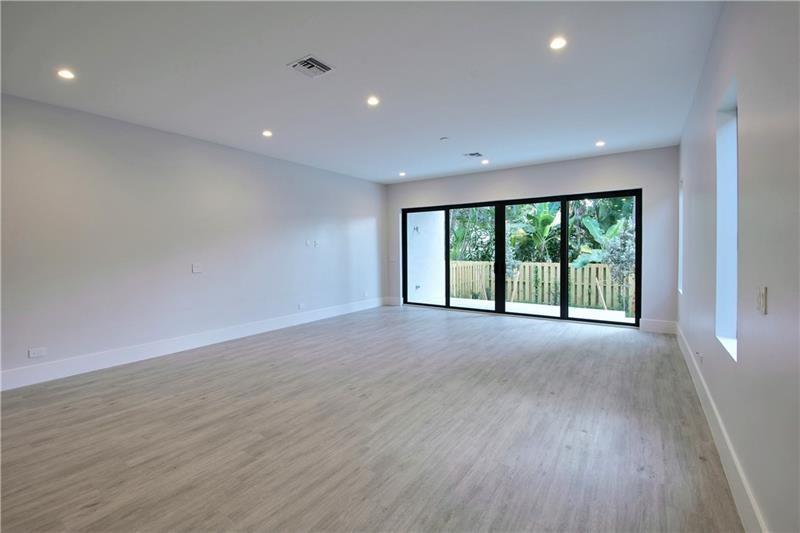 Las Olas Park - Residential