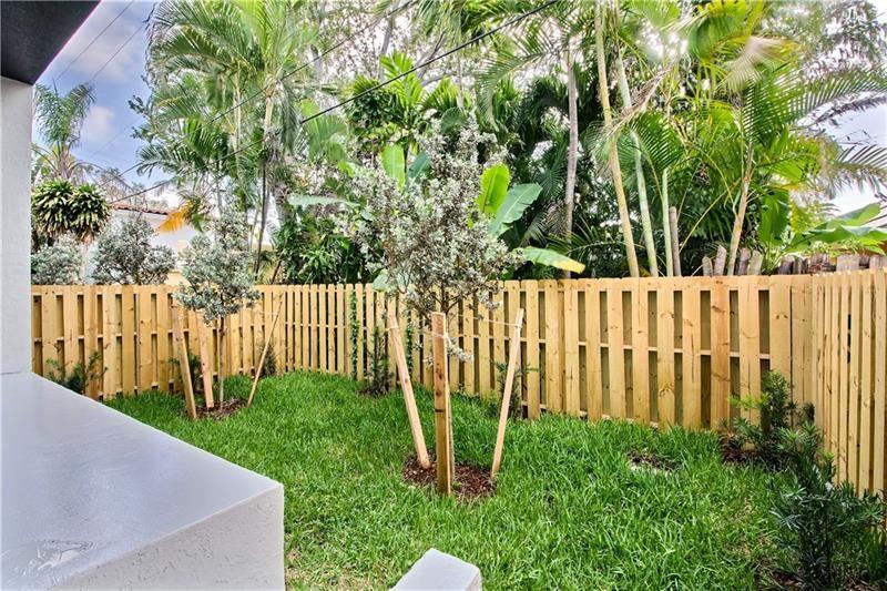 Las Olas Park - Residential