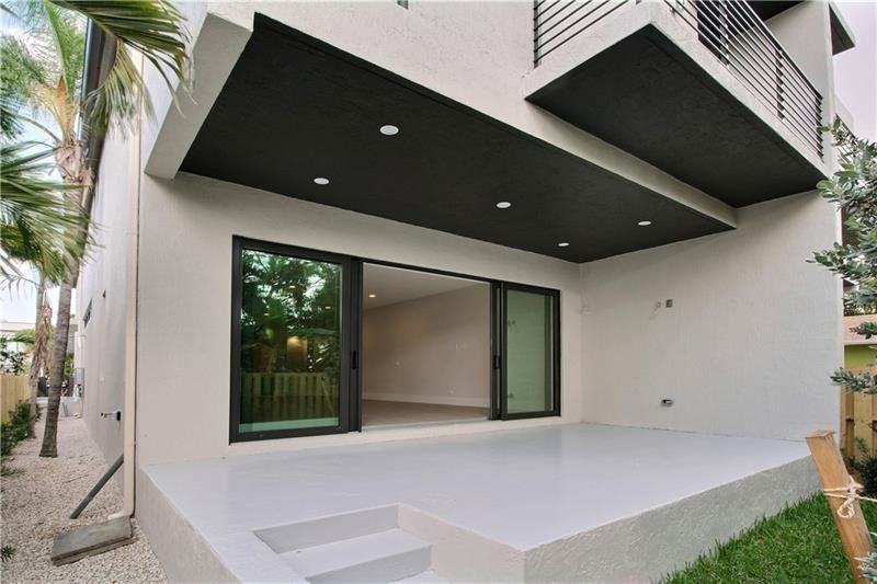 Las Olas Park - Residential