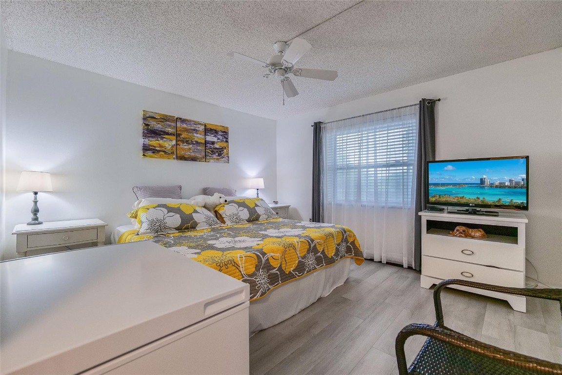 18TH HOLE AT INVERRARY - Residential