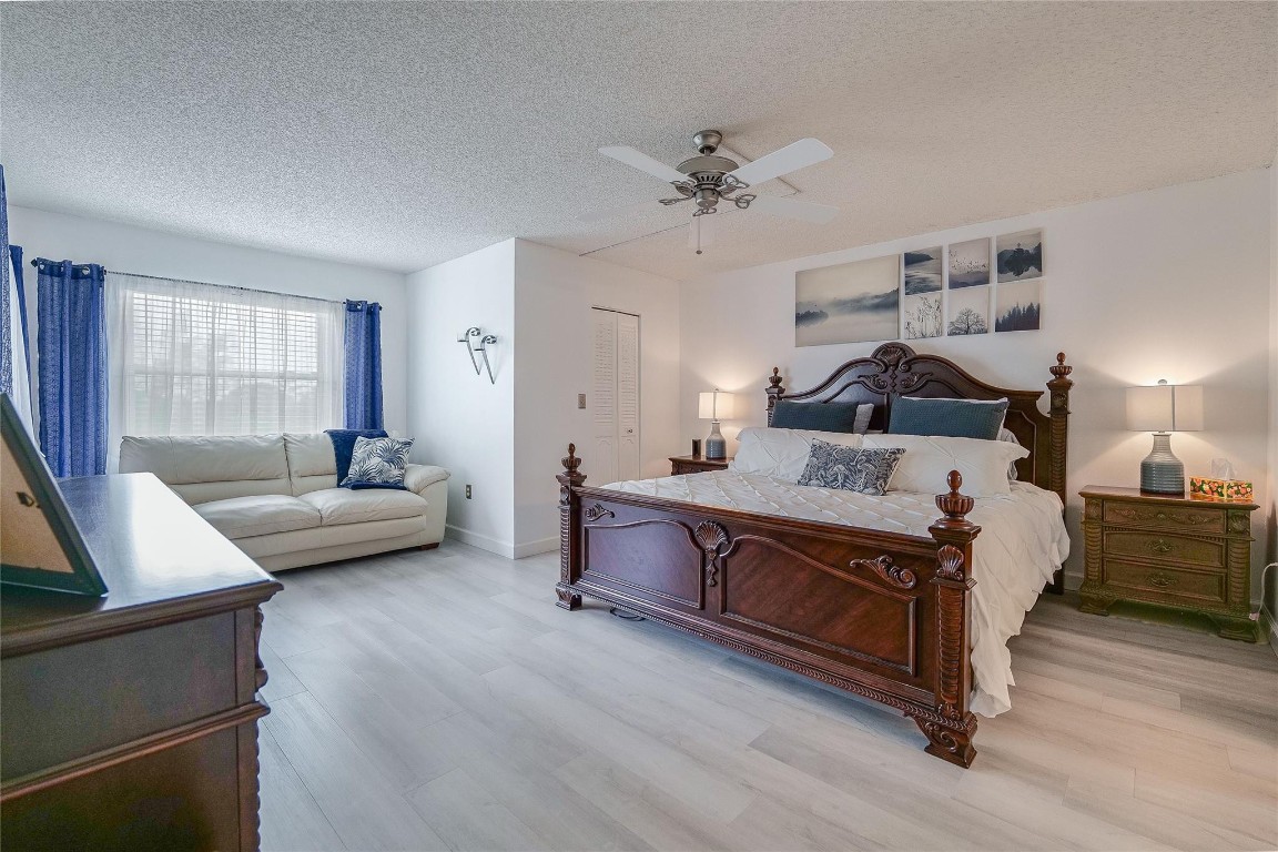 18TH HOLE AT INVERRARY - Residential