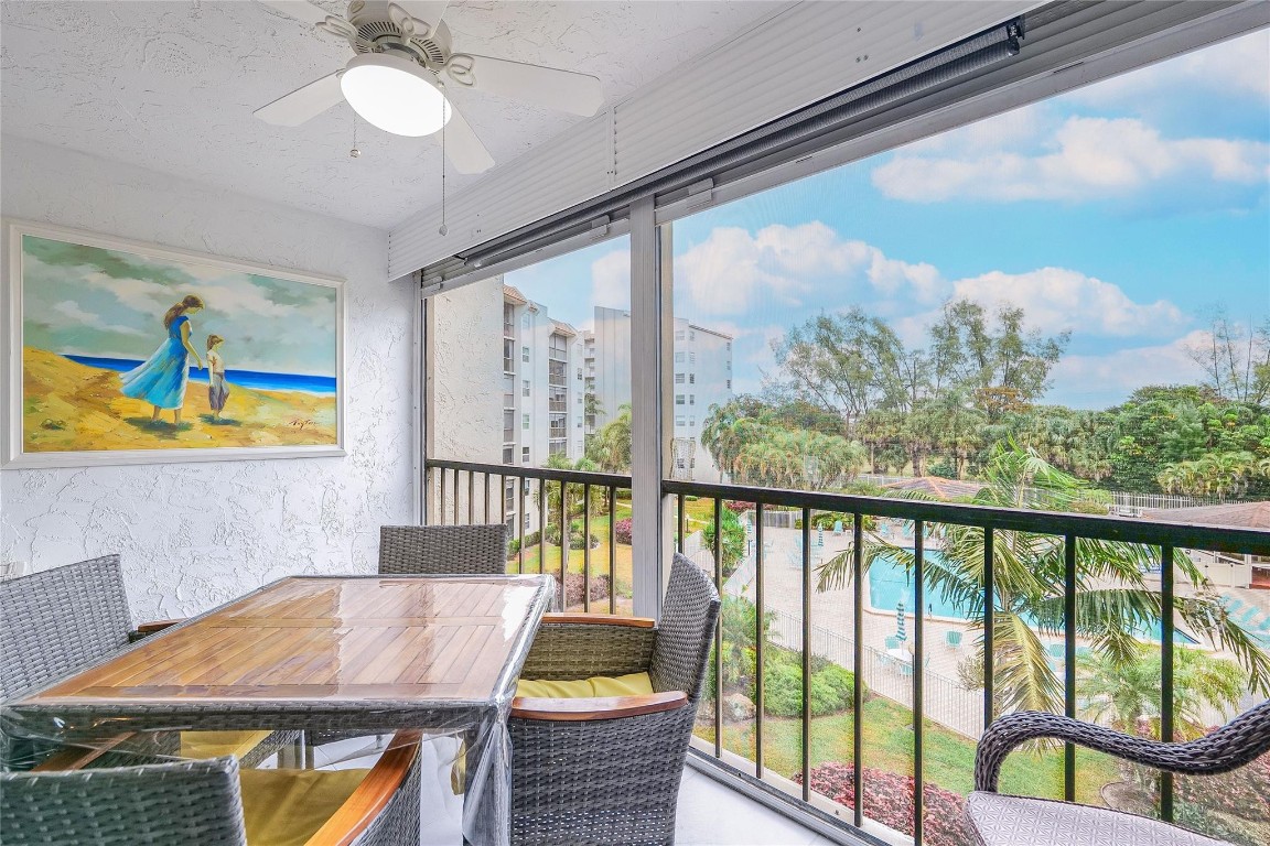 18TH HOLE AT INVERRARY - Residential