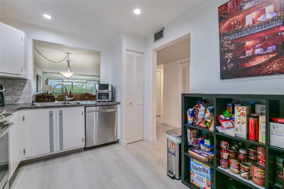 18TH HOLE AT INVERRARY - Residential