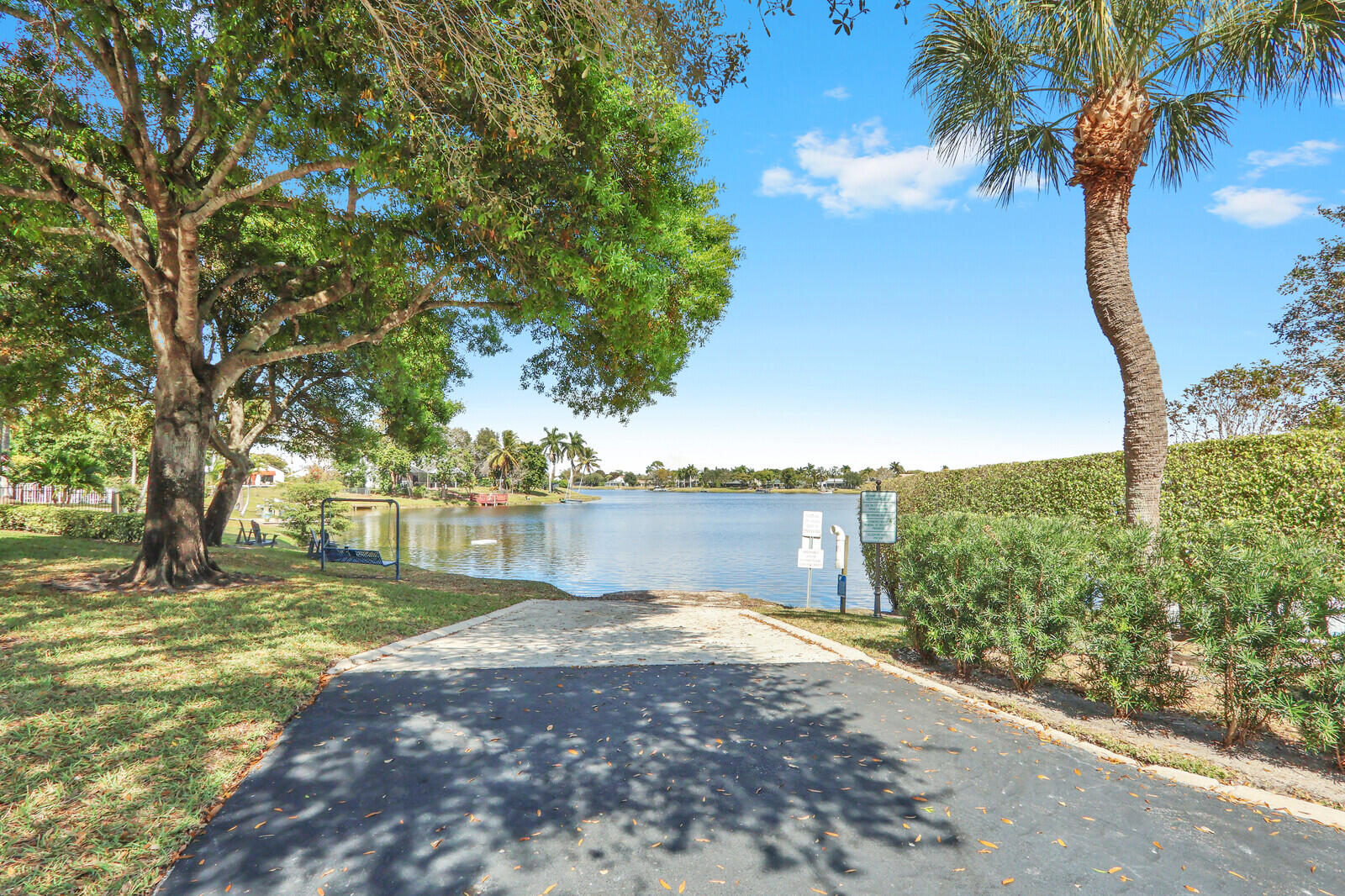 MEADOWLAND COVE 1 OF WELLINGTON - Residential