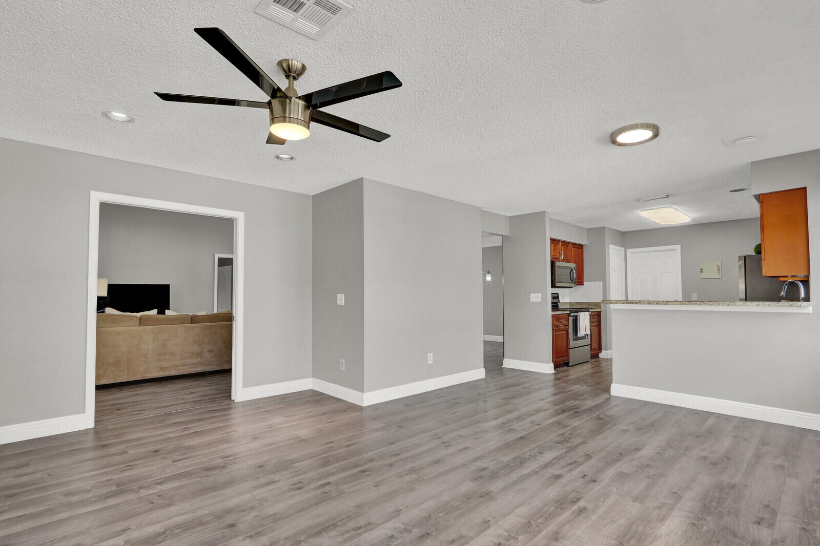 MEADOWLAND COVE 1 OF WELLINGTON - Residential