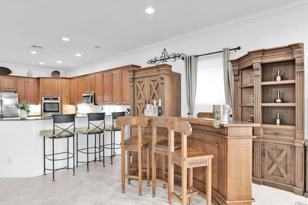 VERSAILLES - Residential Lease