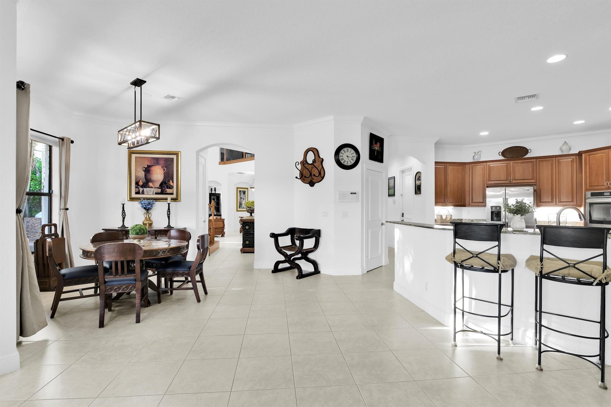 VERSAILLES - Residential Lease