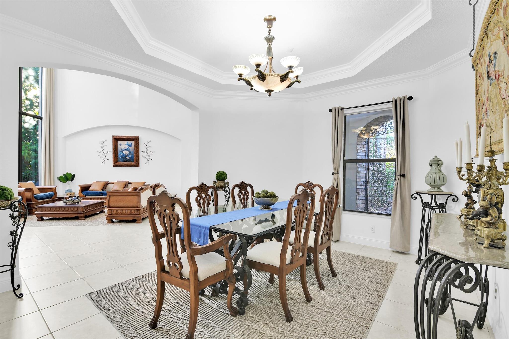 VERSAILLES - Residential Lease