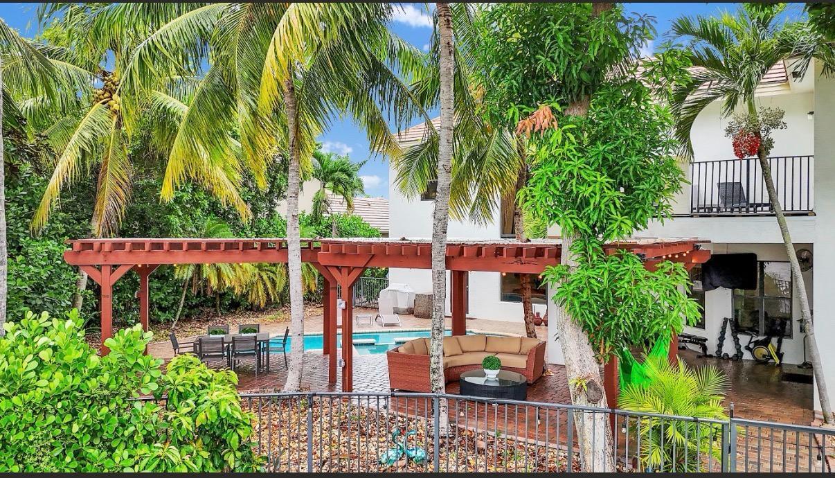 VERSAILLES - Residential Lease