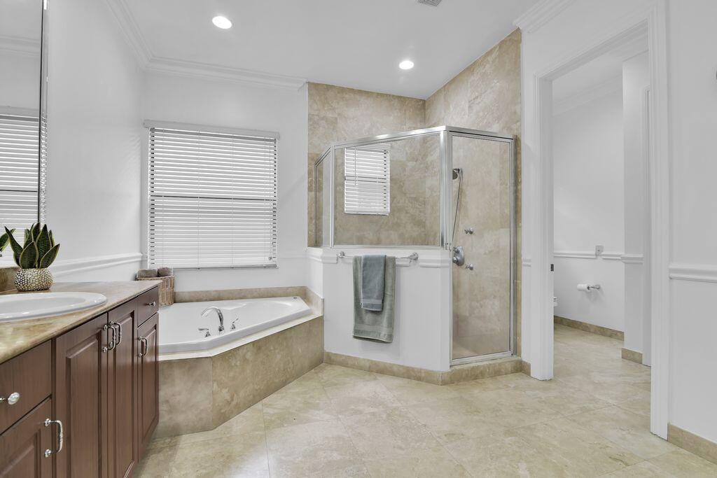 VERSAILLES - Residential Lease