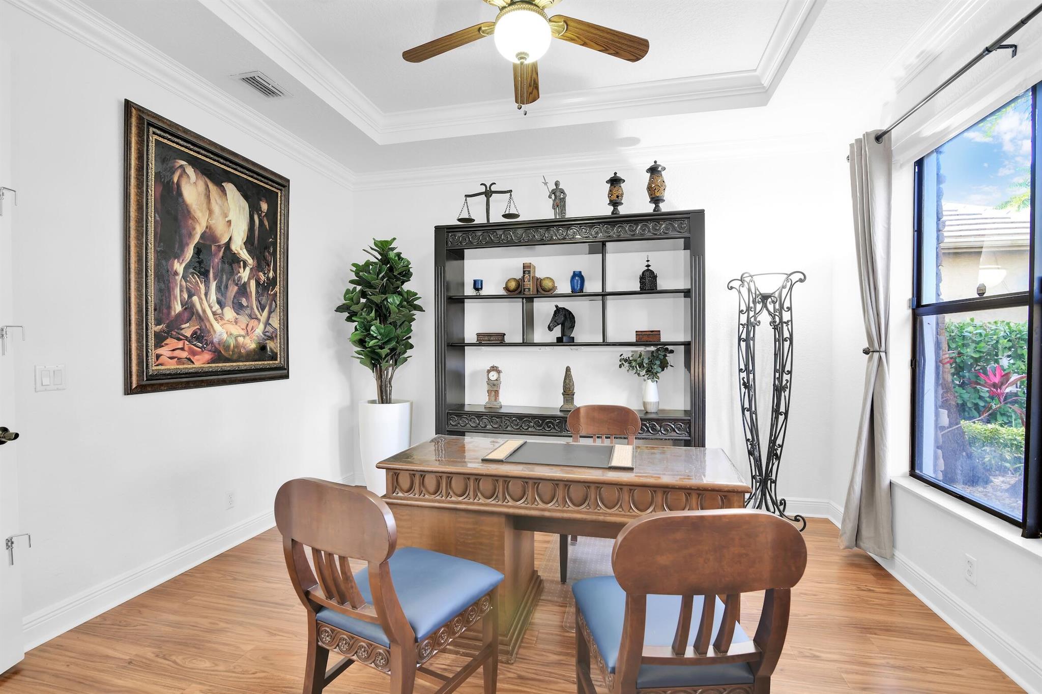 VERSAILLES - Residential Lease