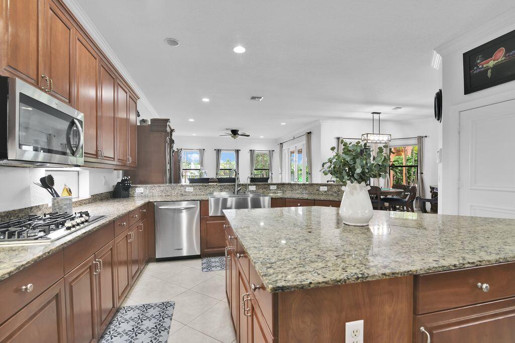 VERSAILLES - Residential Lease